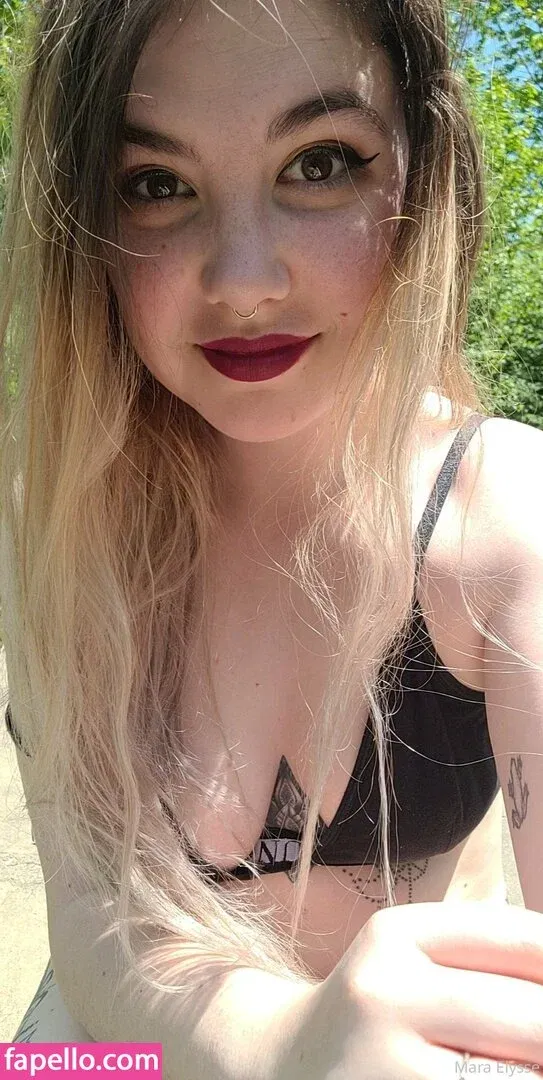 mara_elysse Onlyfans Photo Gallery 