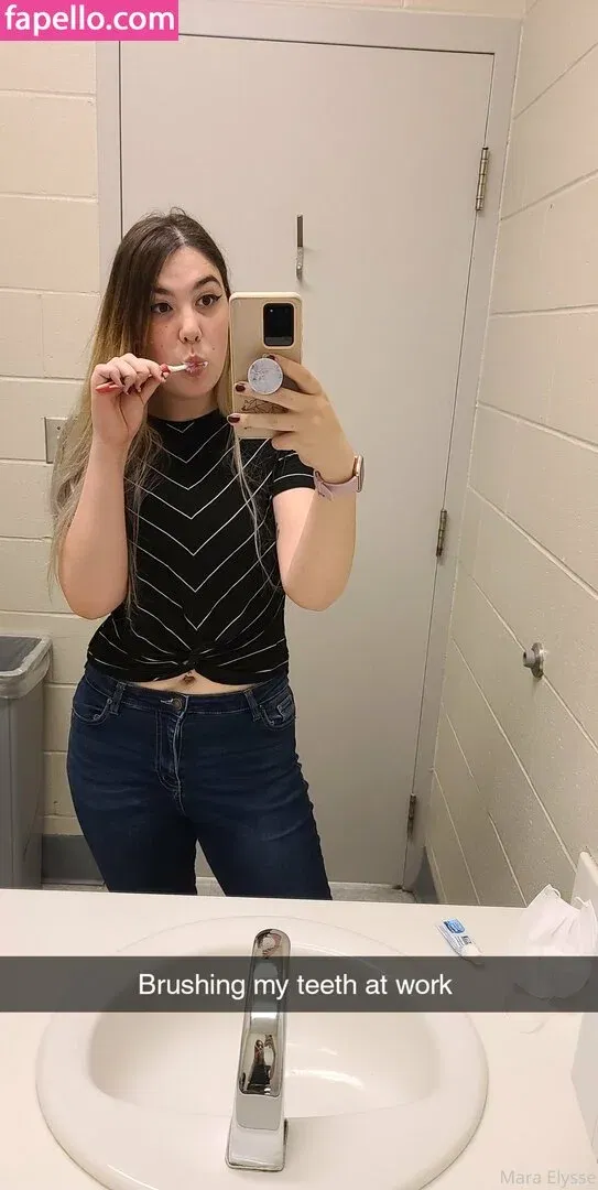 mara_elysse Onlyfans Photo Gallery 