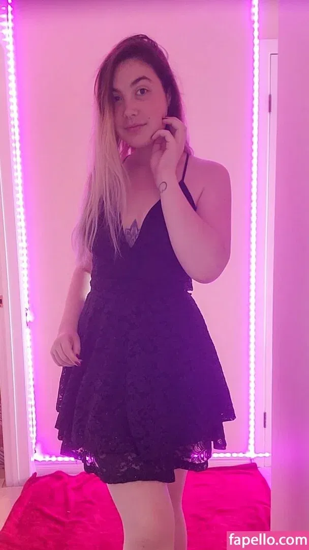 mara_elysse Onlyfans Photo Gallery 