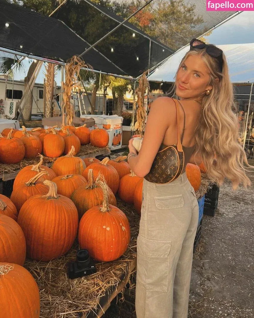 Lauren Snyder Onlyfans Photo Gallery 