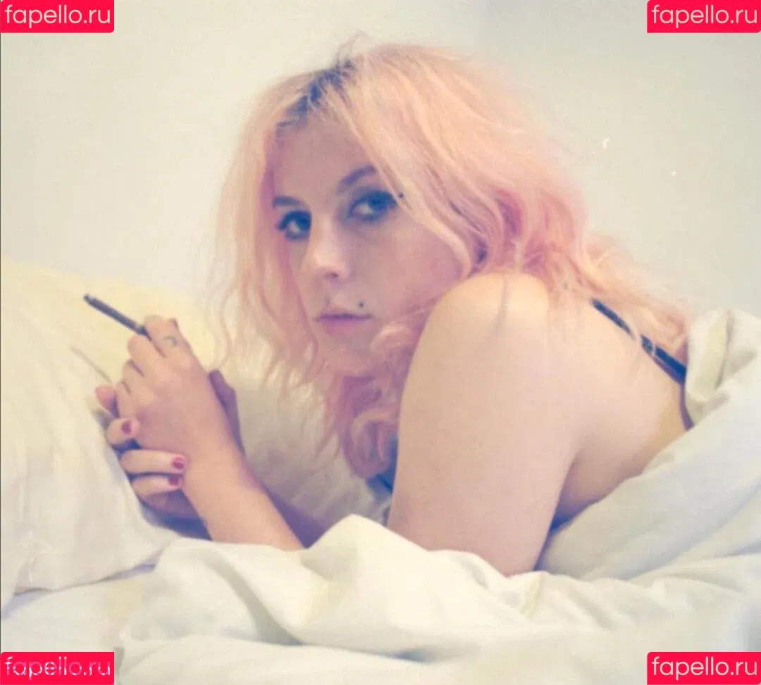 Izzy Phillips Onlyfans Photo Gallery 