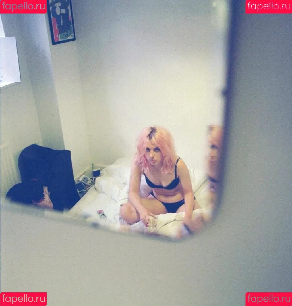 Izzy Phillips Onlyfans Photo Gallery 