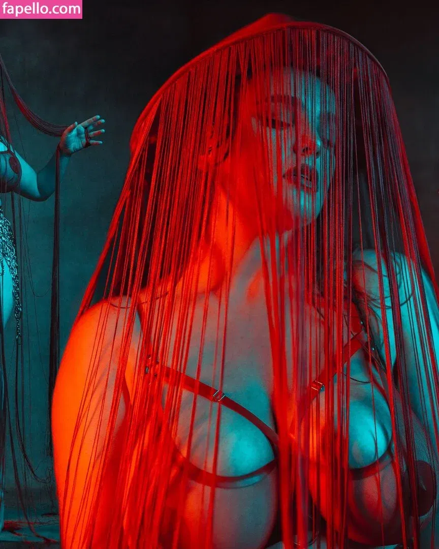 MissDeadlyRed Onlyfans Photo Gallery 