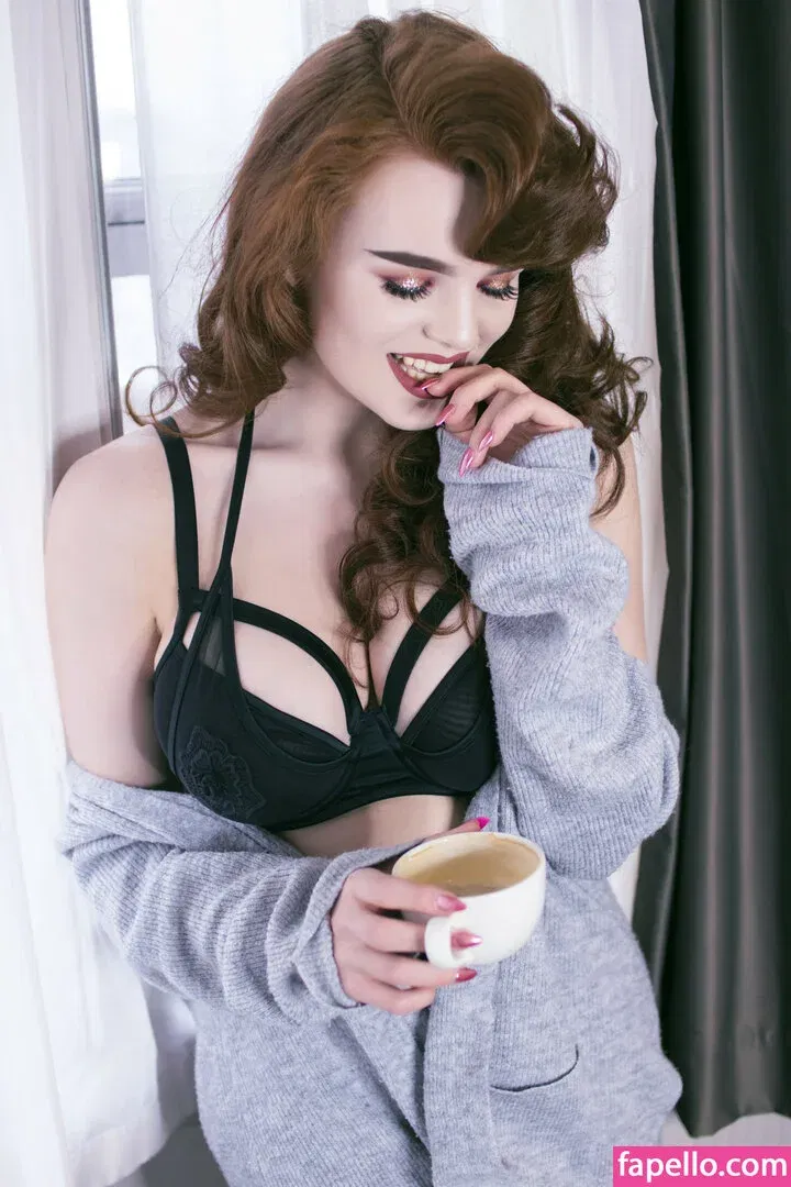 MissDeadlyRed Onlyfans Photo Gallery 