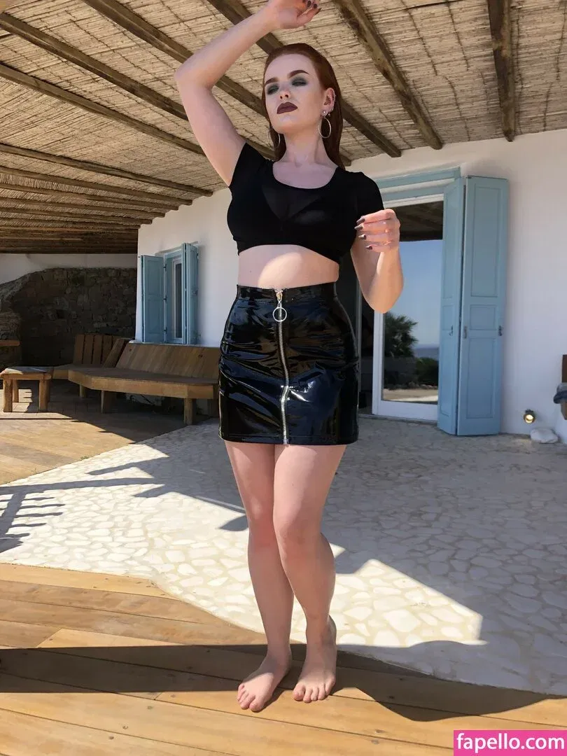 MissDeadlyRed Onlyfans Photo Gallery 