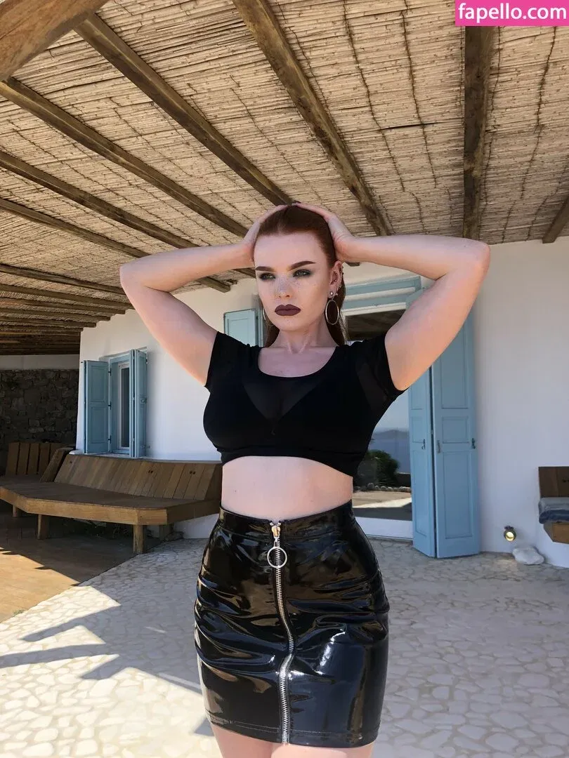 MissDeadlyRed Onlyfans Photo Gallery 