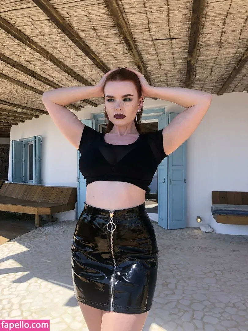 MissDeadlyRed Onlyfans Photo Gallery 