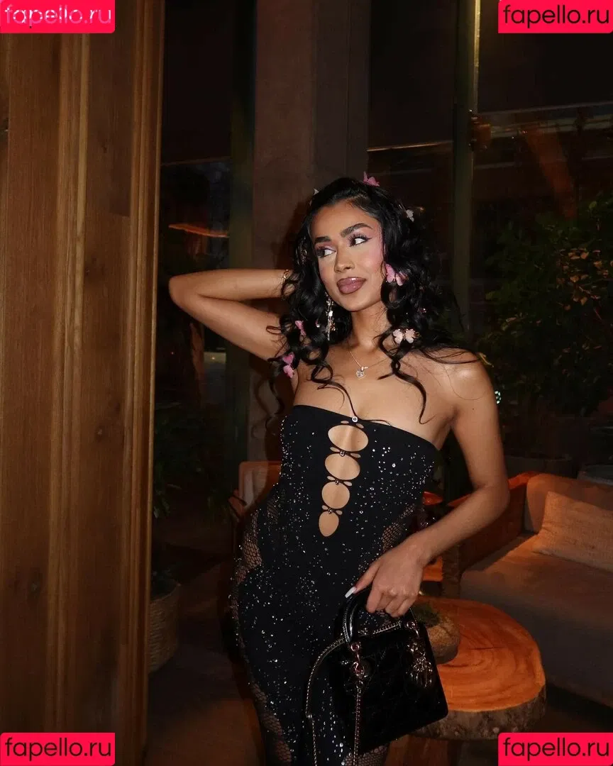 Diya Pandey Onlyfans Photo Gallery 