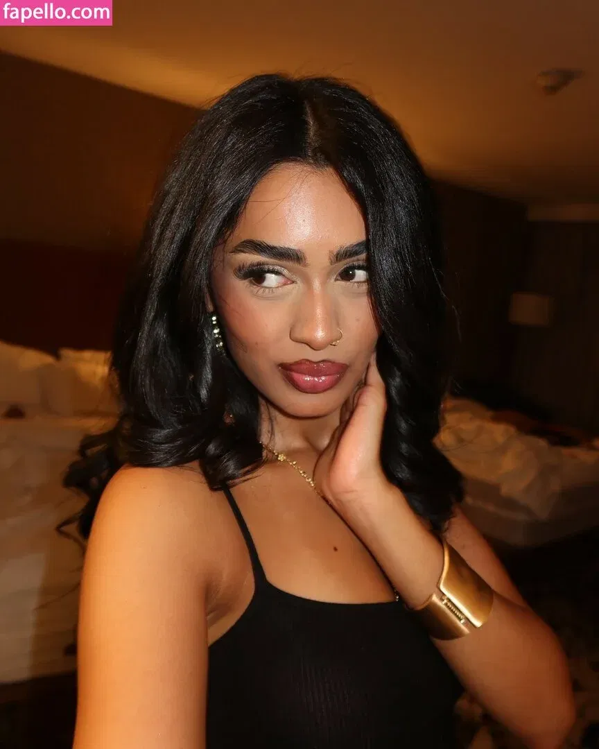 Diya Pandey Onlyfans Photo Gallery 