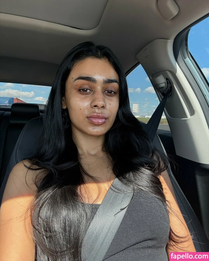 Diya Pandey Onlyfans Photo Gallery 