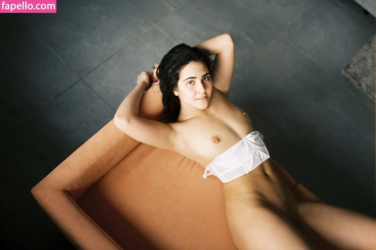 Dasha Darbandi Onlyfans Photo Gallery 