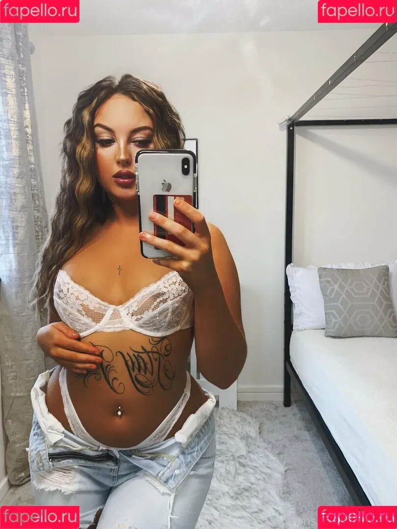 chloxo22 Onlyfans Photo Gallery 