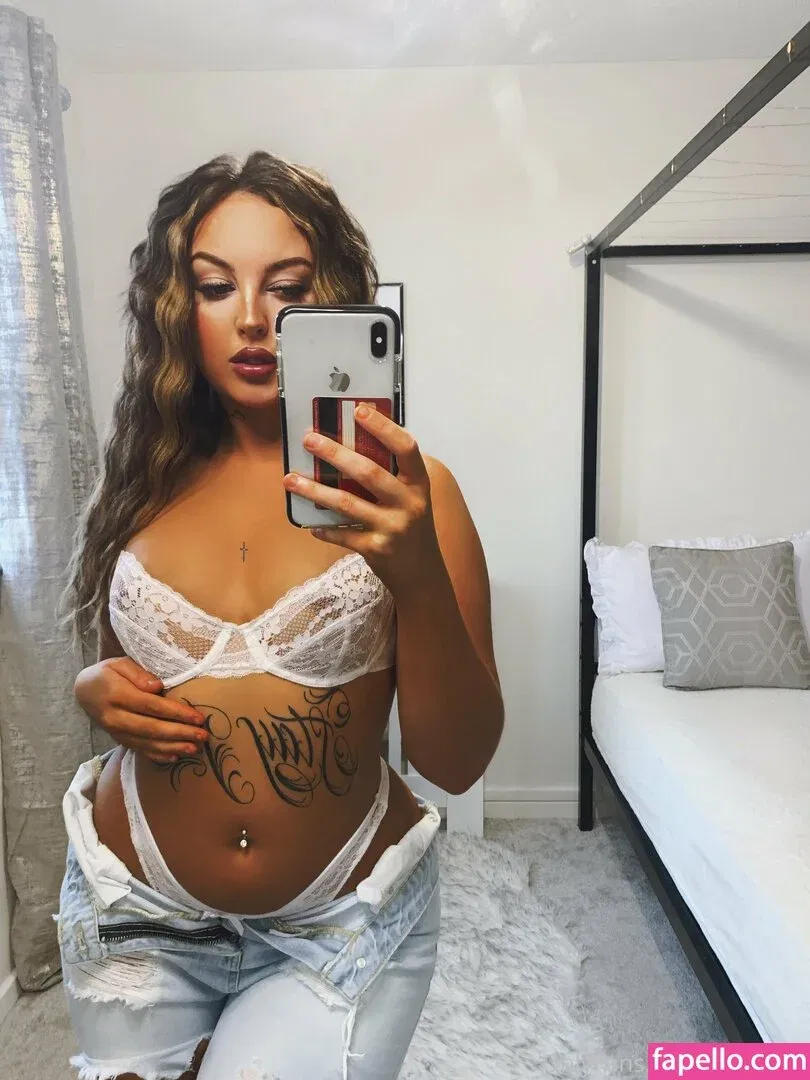 chloxo22 Onlyfans Photo Gallery 