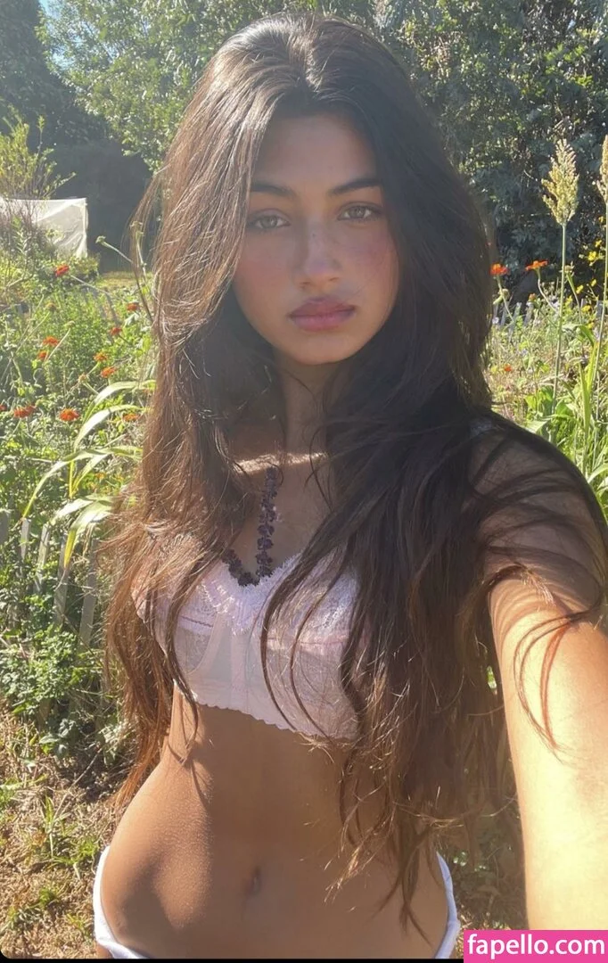 Meeya Dugied Onlyfans Photo Gallery 