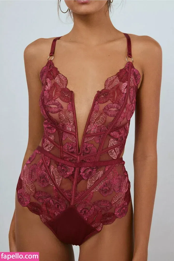 Meeya Dugied Onlyfans Photo Gallery 