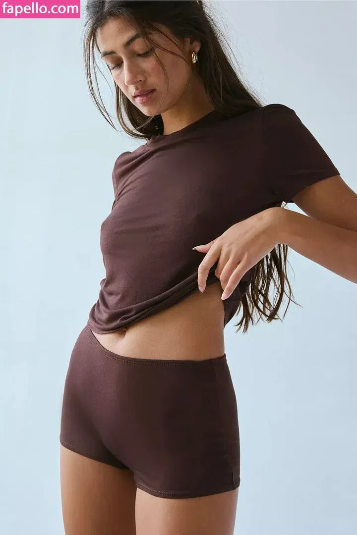 Meeya Dugied Onlyfans Photo Gallery 