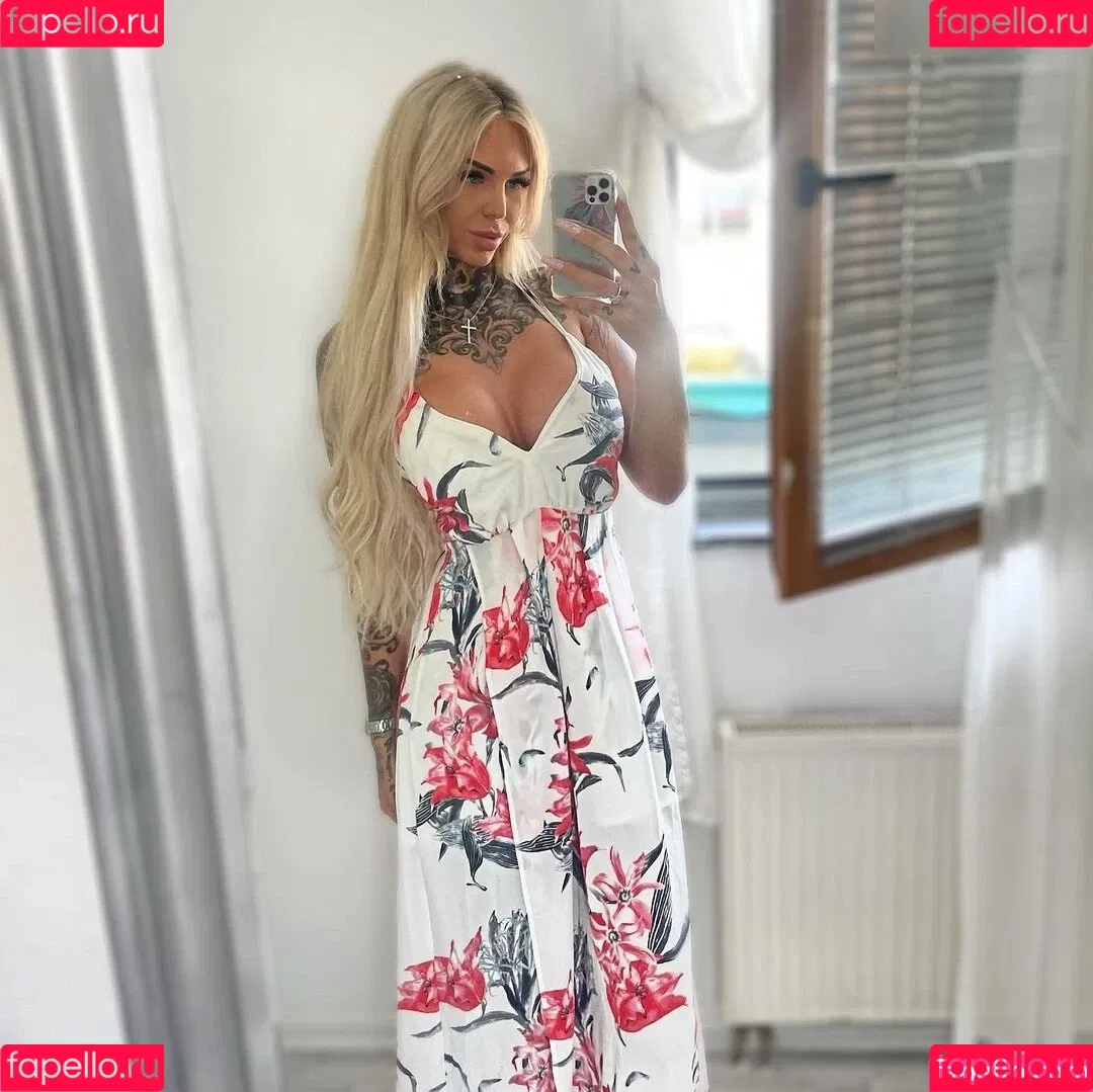 TS-MiaDeluxxe Transgirl Onlyfans Photo Gallery 