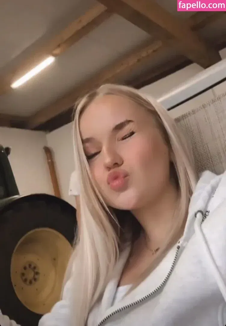 Fiona Kaiser Onlyfans Photo Gallery 