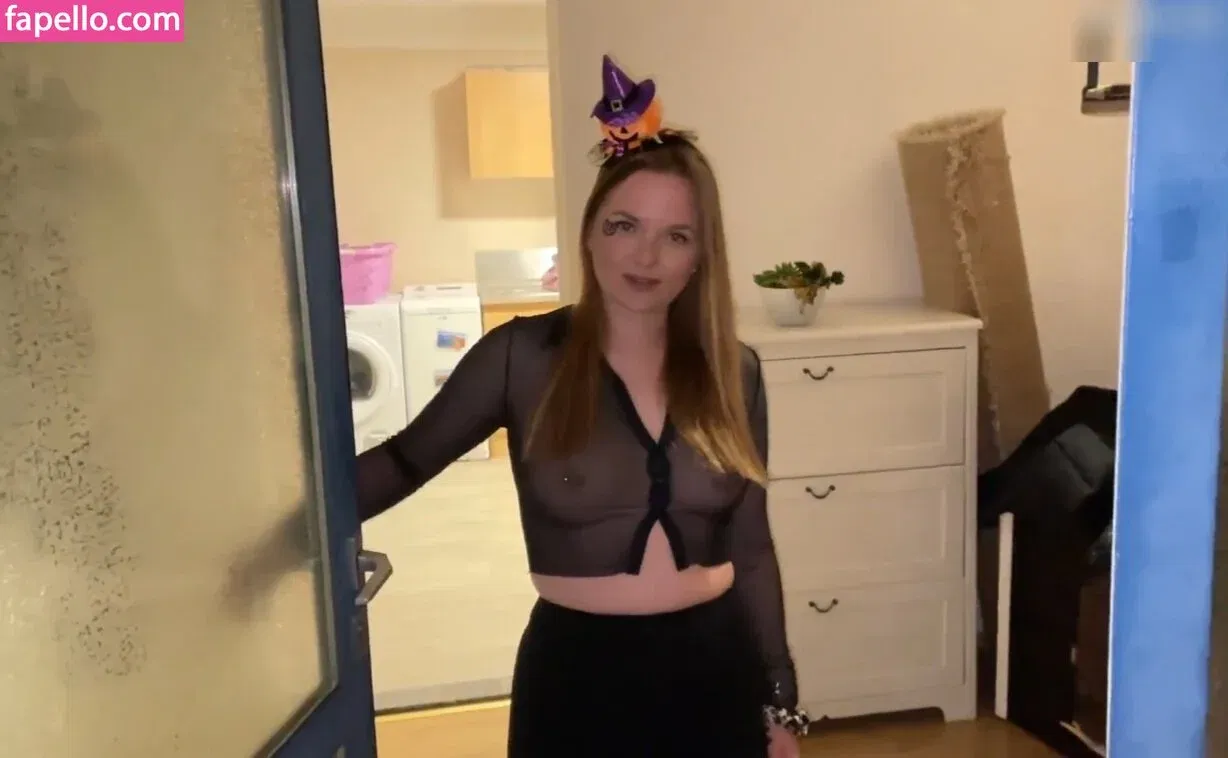 Elena Rebelle Onlyfans Photo Gallery 