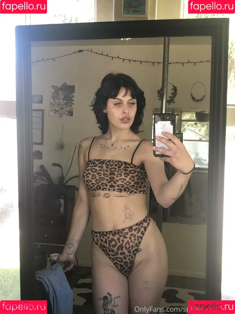 wormsinmyclownsuit Onlyfans Photo Gallery 