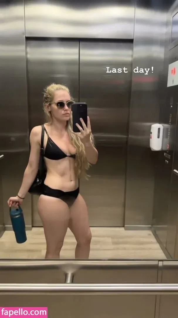 Nicki Taylor Onlyfans Photo Gallery 