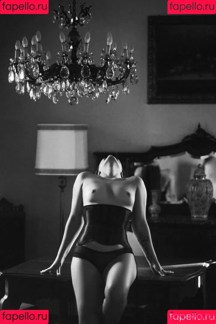 capolya Onlyfans Photo Gallery 