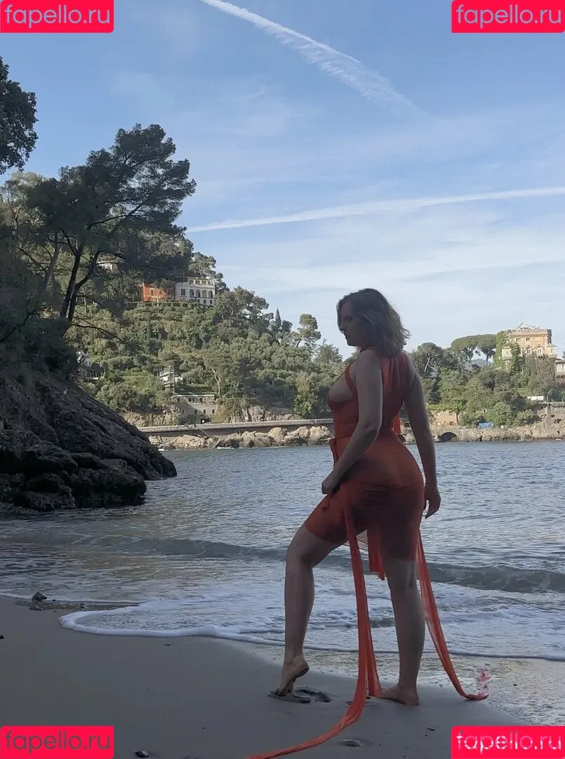capolya Onlyfans Photo Gallery 