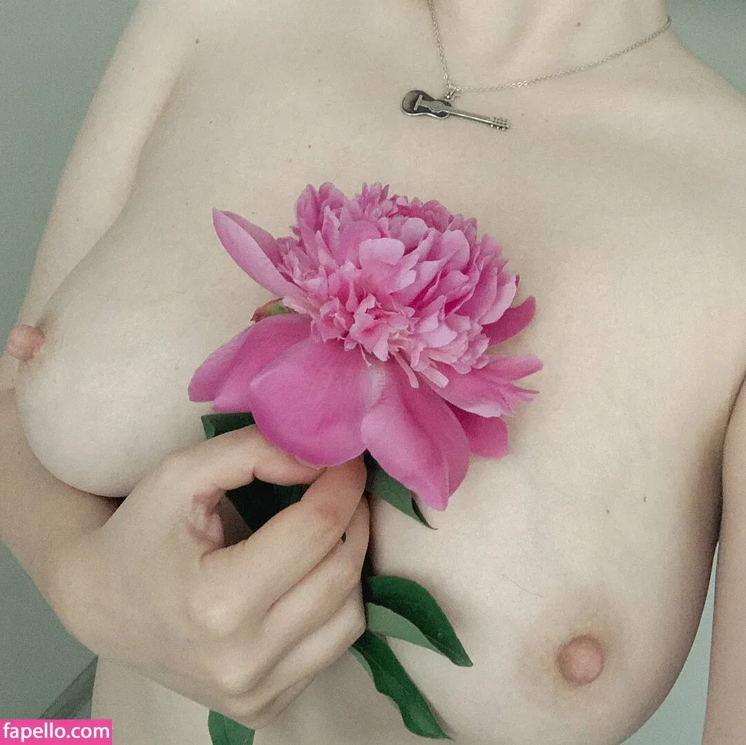 capolya Onlyfans Photo Gallery 