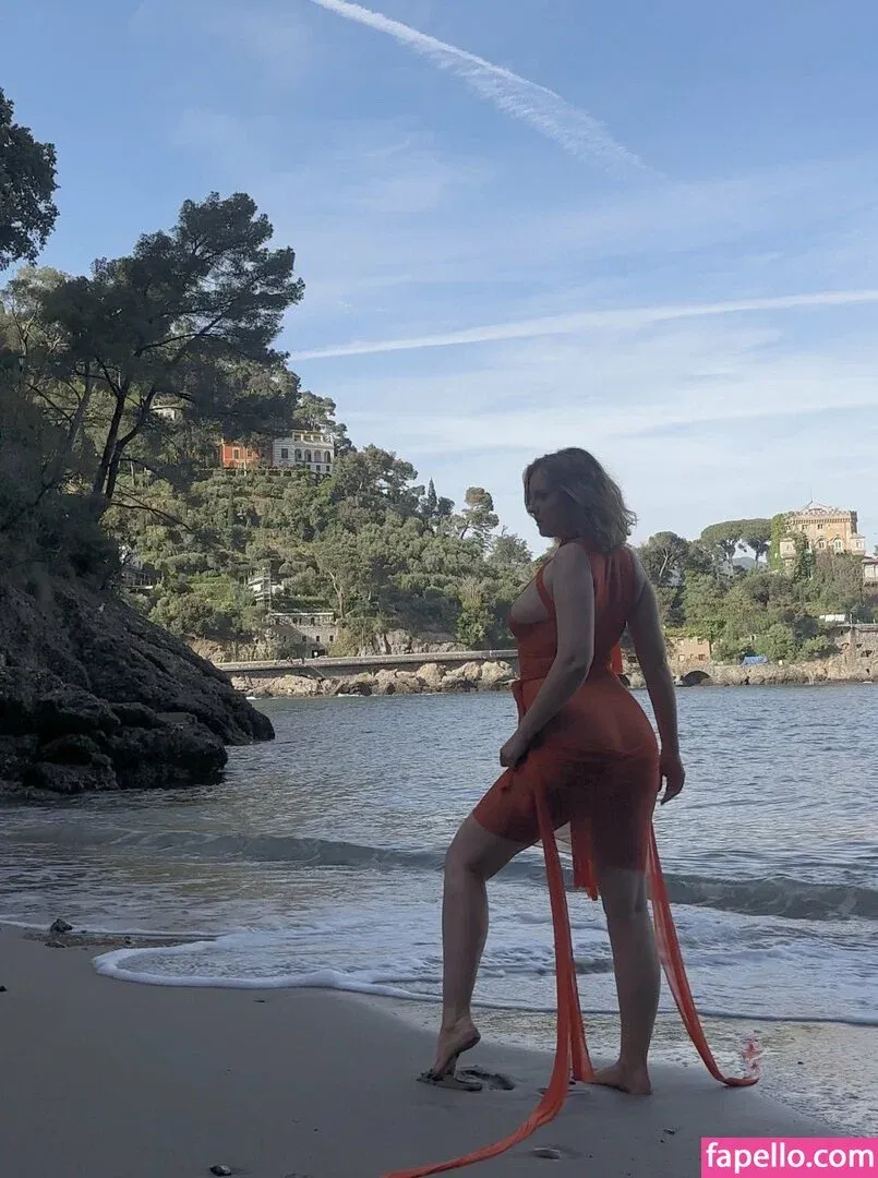 capolya Onlyfans Photo Gallery 