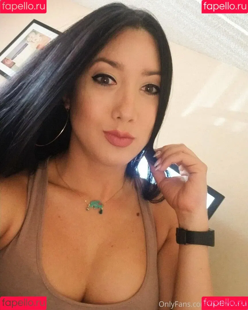 leahshines Onlyfans Photo Gallery 