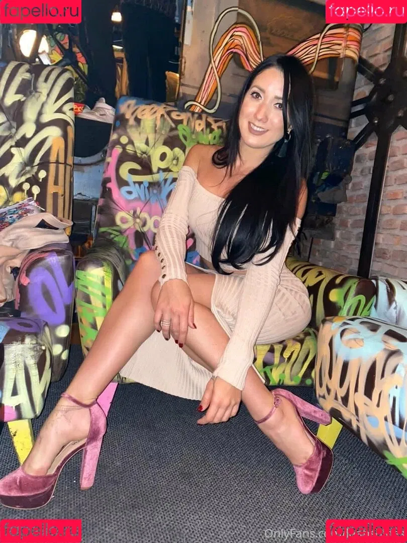 leahshines Onlyfans Photo Gallery 