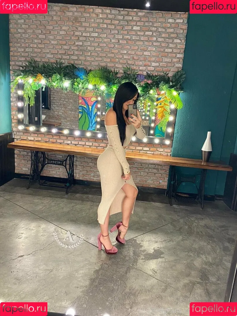 leahshines Onlyfans Photo Gallery 