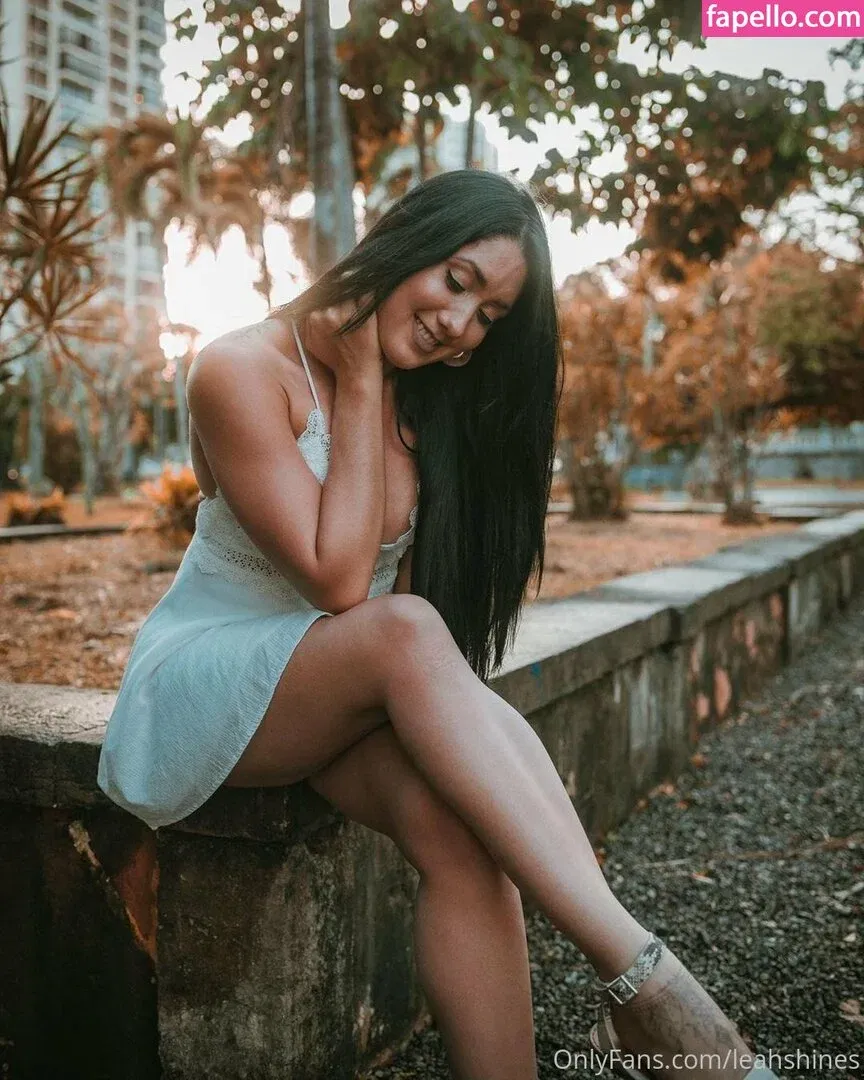 leahshines Onlyfans Photo Gallery 