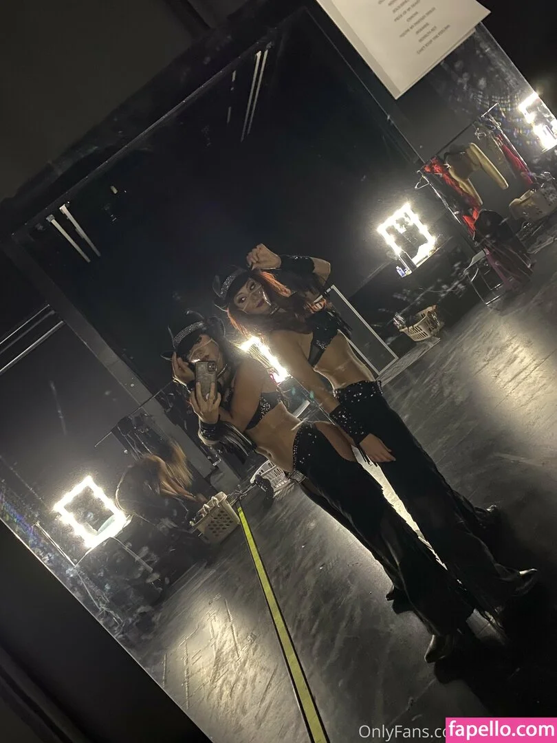 leahshines Onlyfans Photo Gallery 