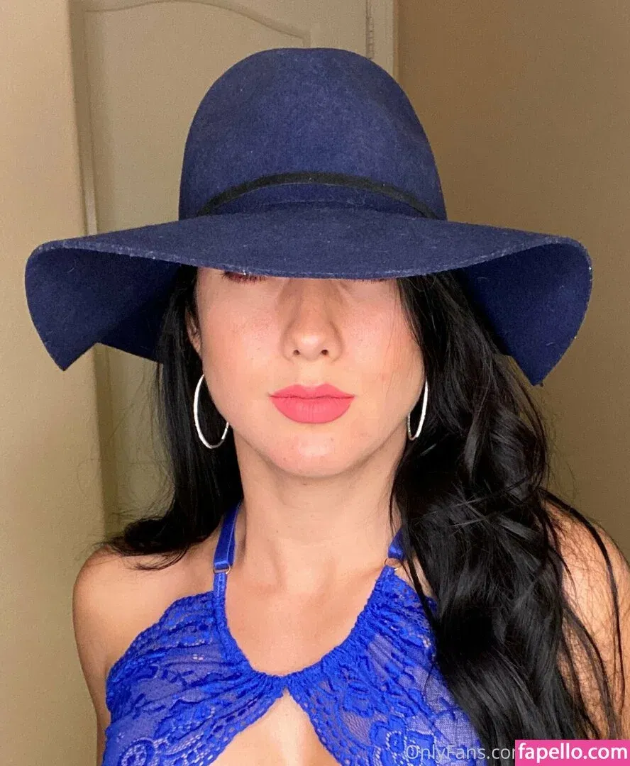 leahshines Onlyfans Photo Gallery 