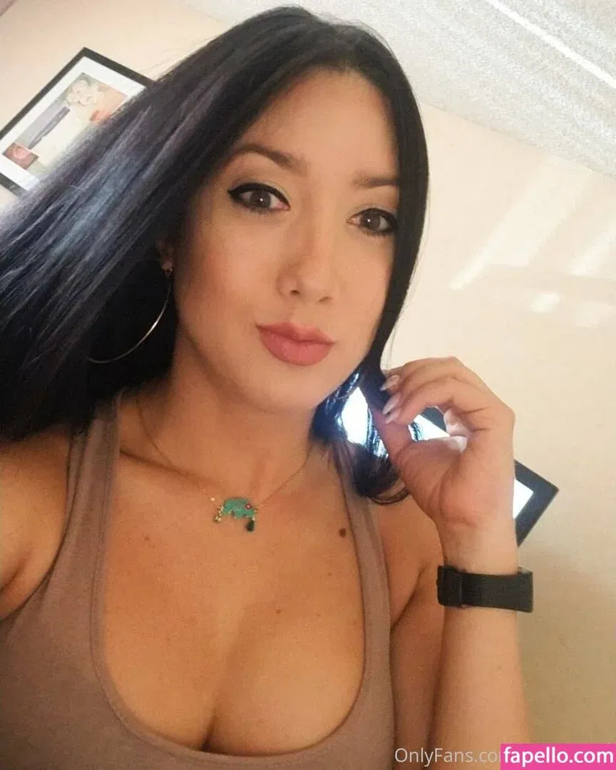 leahshines Onlyfans Photo Gallery 