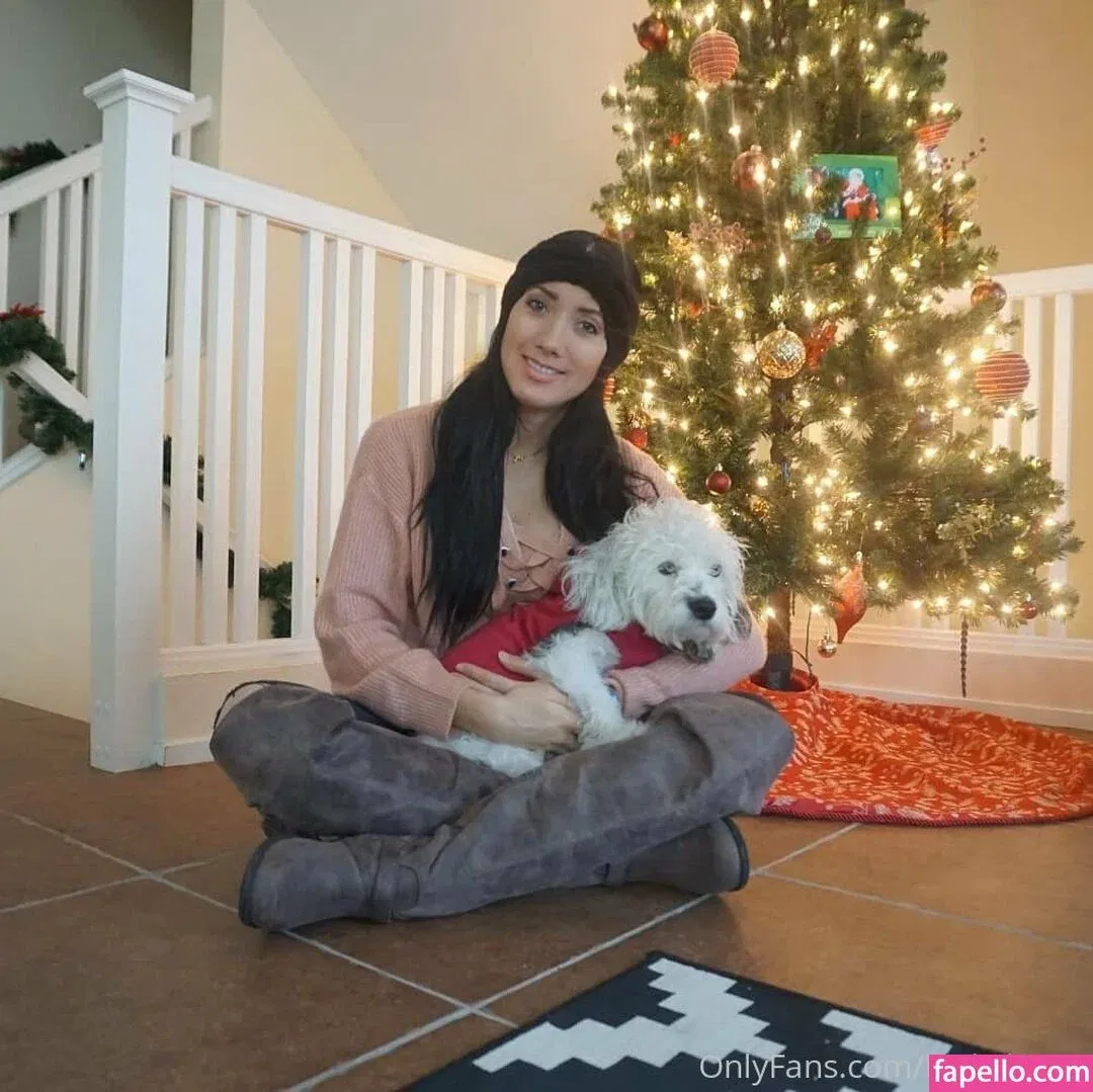 leahshines Onlyfans Photo Gallery 