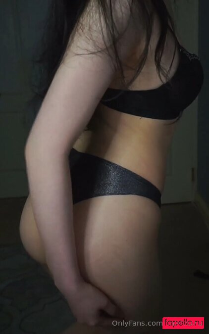 Onlytzuwu Nude Onlyfans Photo 9