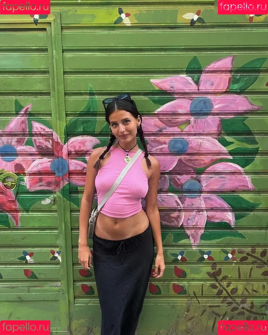 Stephanie Mandich Onlyfans Photo Gallery 