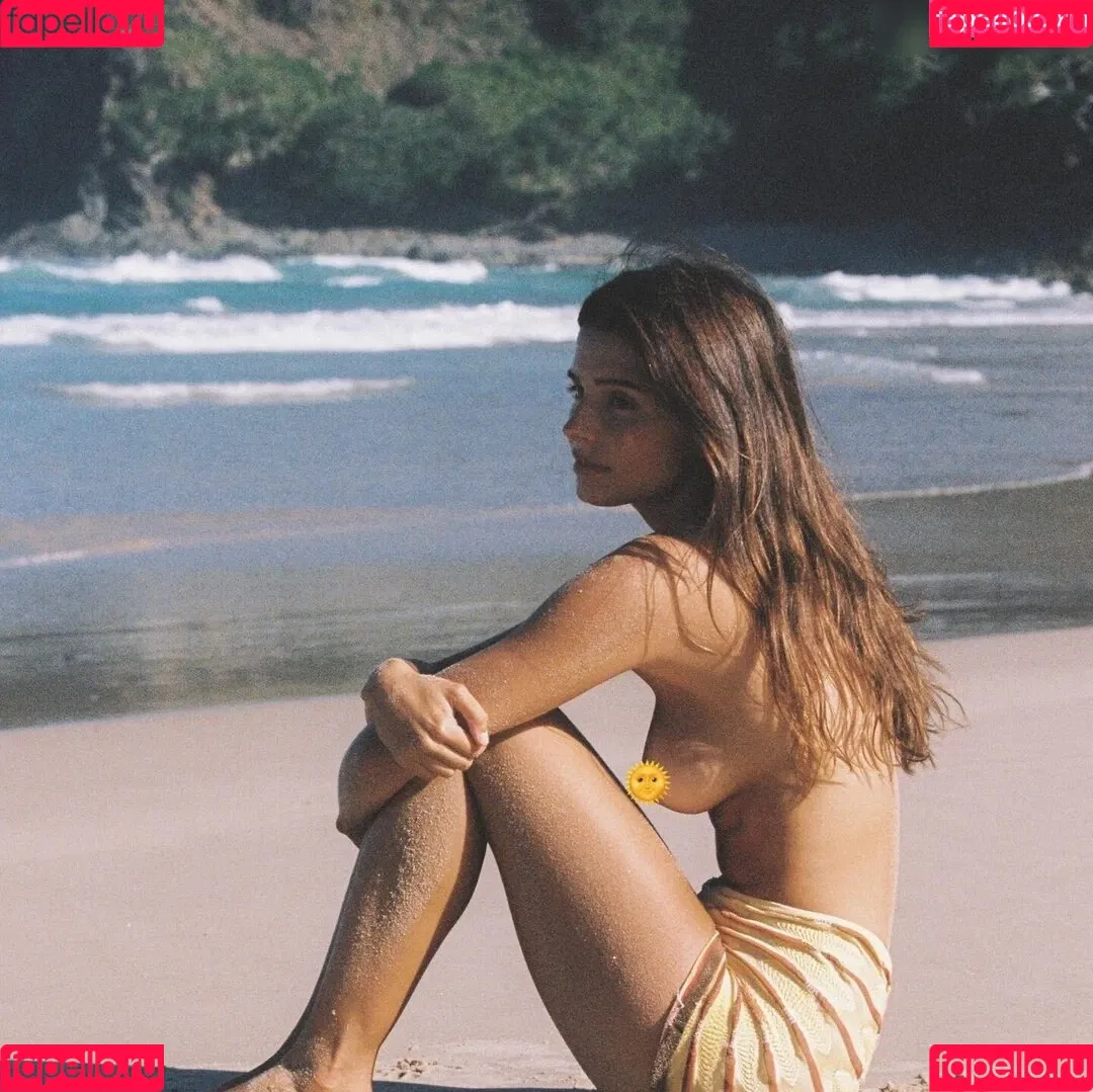 Stephanie Mandich Onlyfans Photo Gallery 