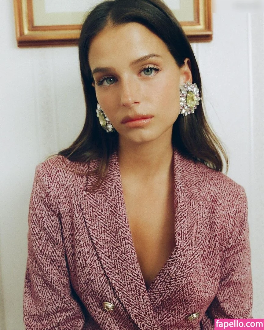 Stephanie Mandich Onlyfans Photo Gallery 