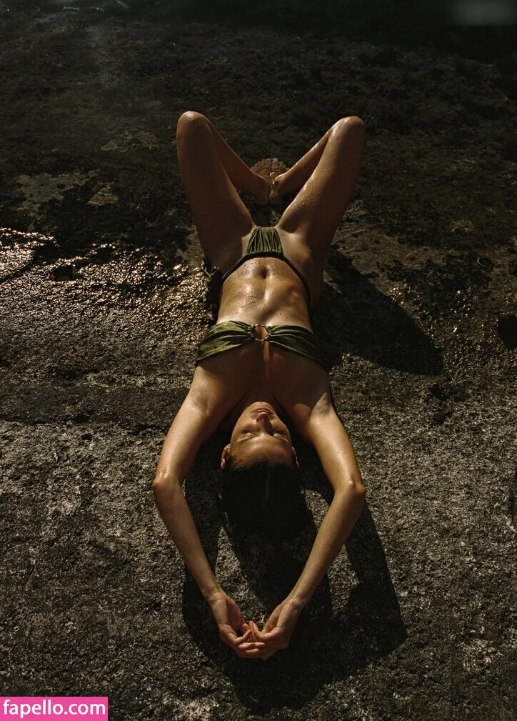 Stephanie Mandich Onlyfans Photo Gallery 