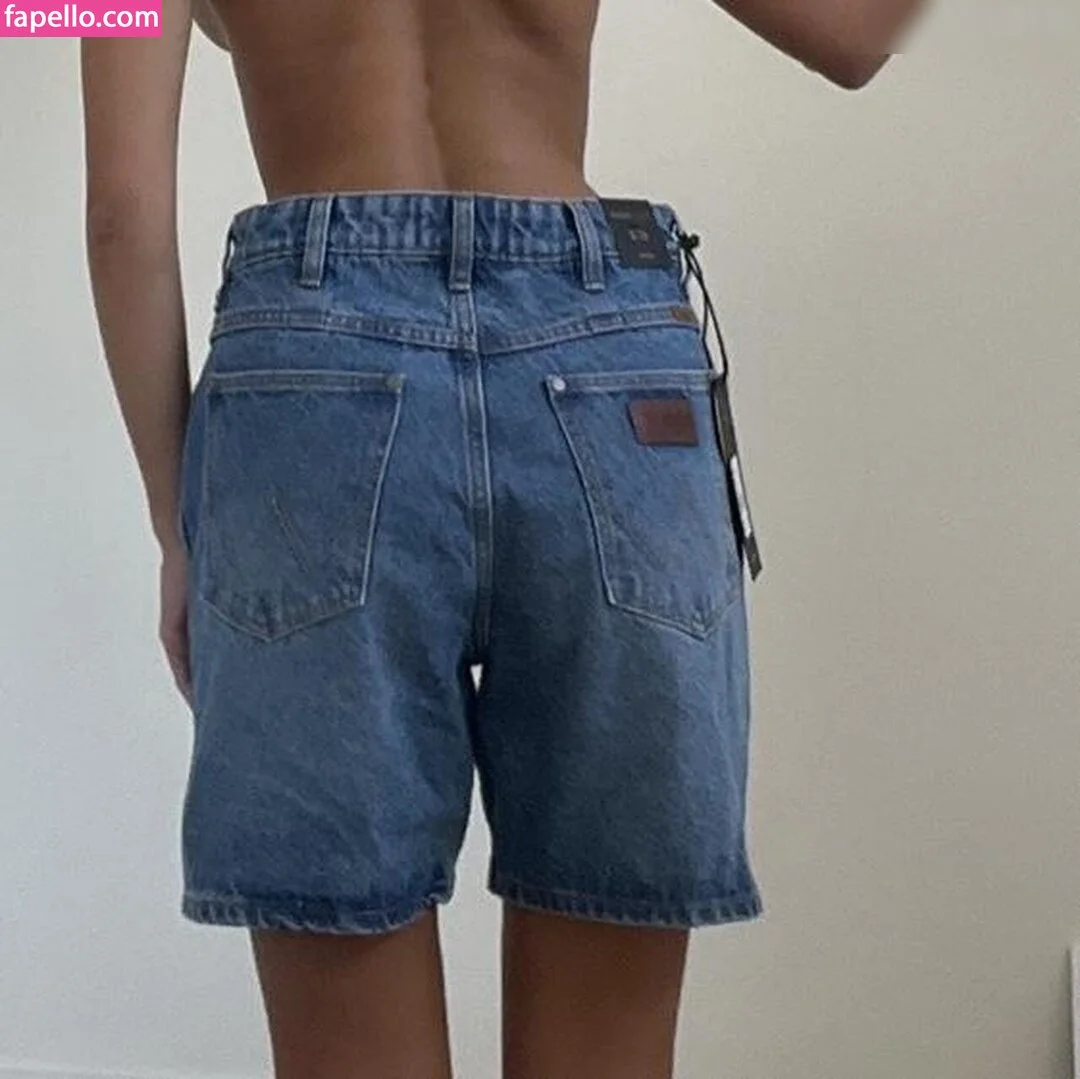 Stephanie Mandich Onlyfans Photo Gallery 