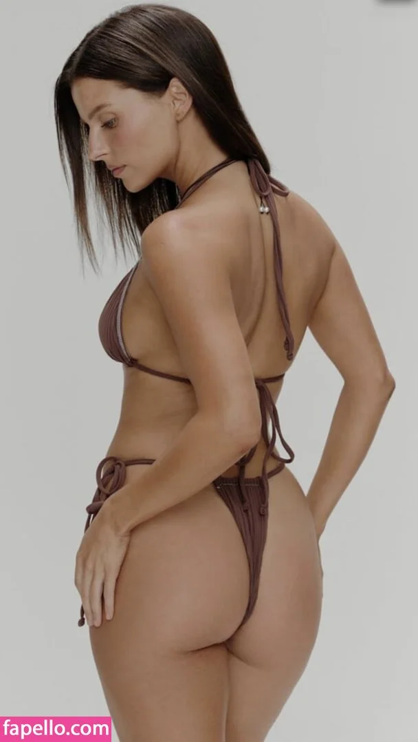 Stephanie Mandich Onlyfans Photo Gallery 