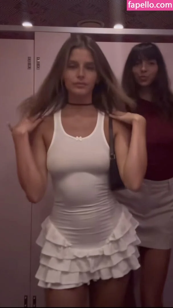 Stephanie Mandich Onlyfans Photo Gallery 