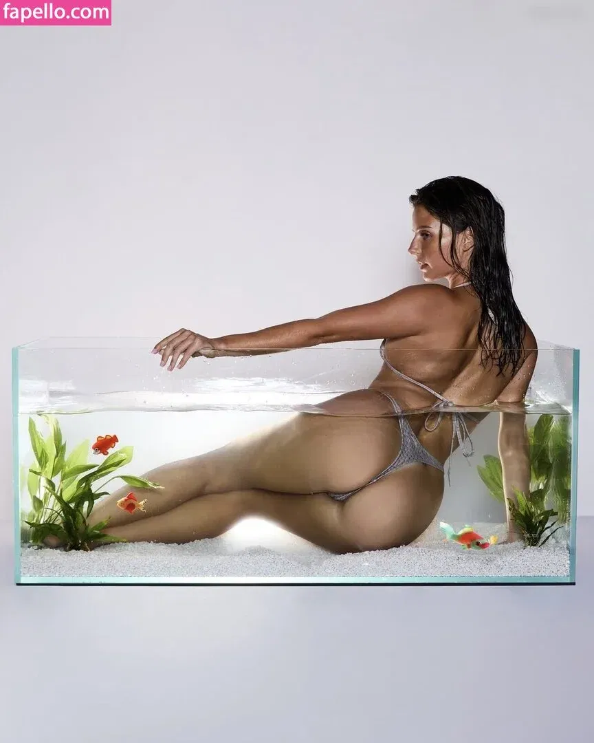 Stephanie Mandich Onlyfans Photo Gallery 