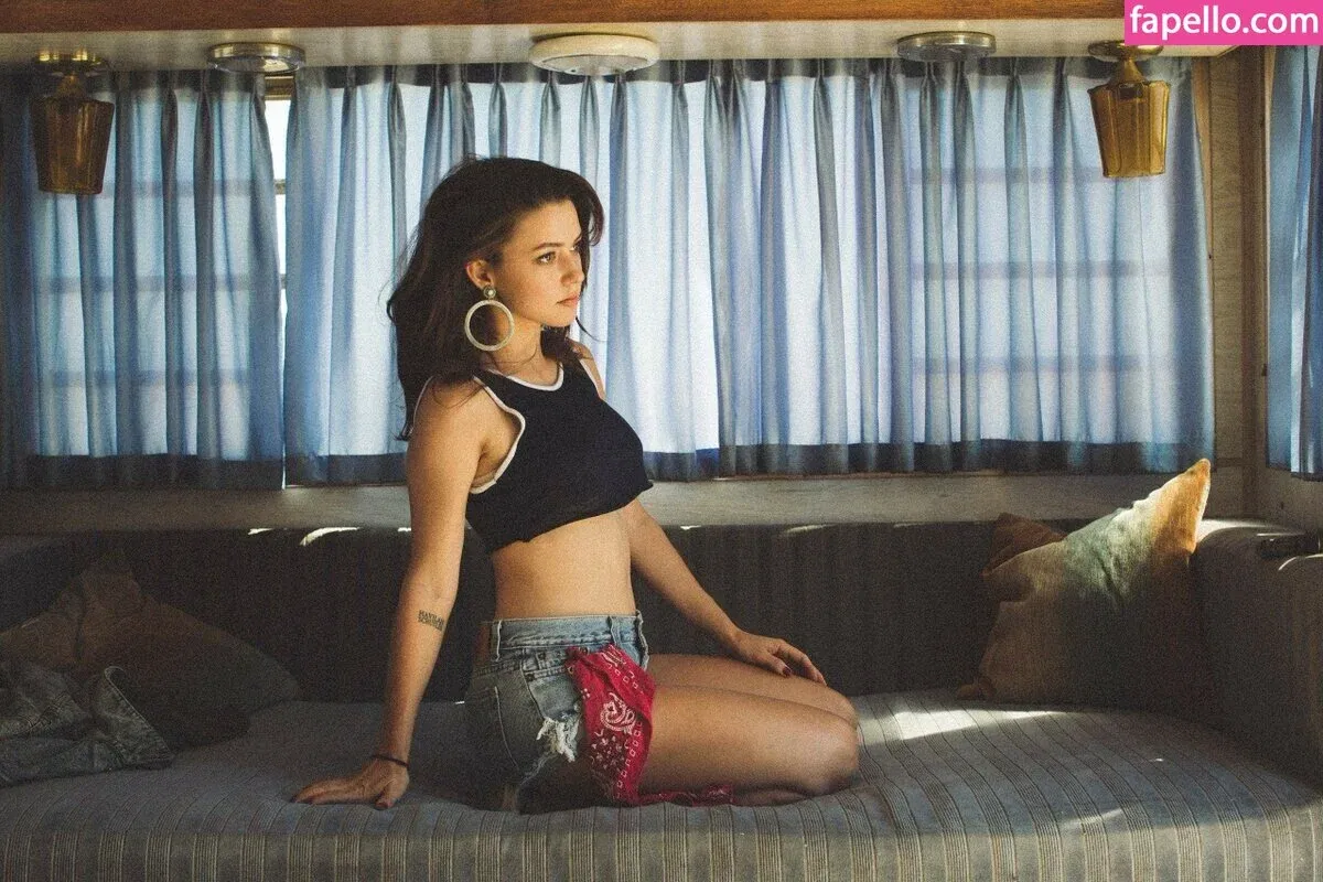 Meg Myers Onlyfans Photo Gallery 