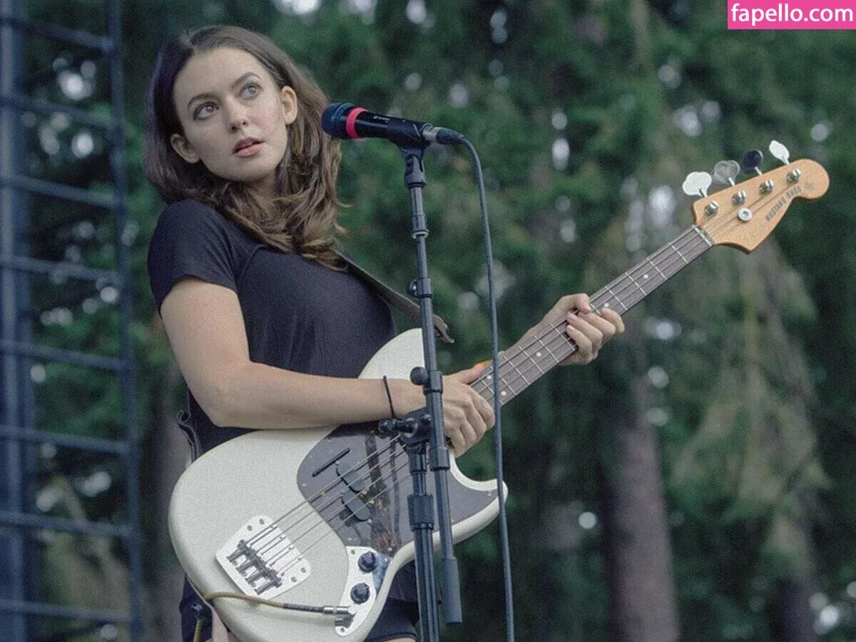 Meg Myers Onlyfans Photo Gallery 