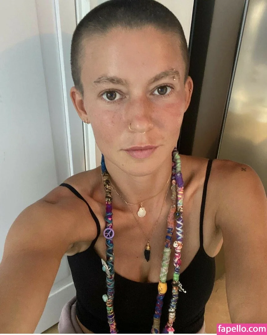 Meg Myers Onlyfans Photo Gallery 