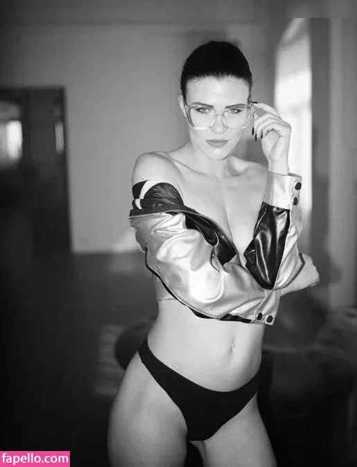 Vanessa Bartsch Onlyfans Photo Gallery 